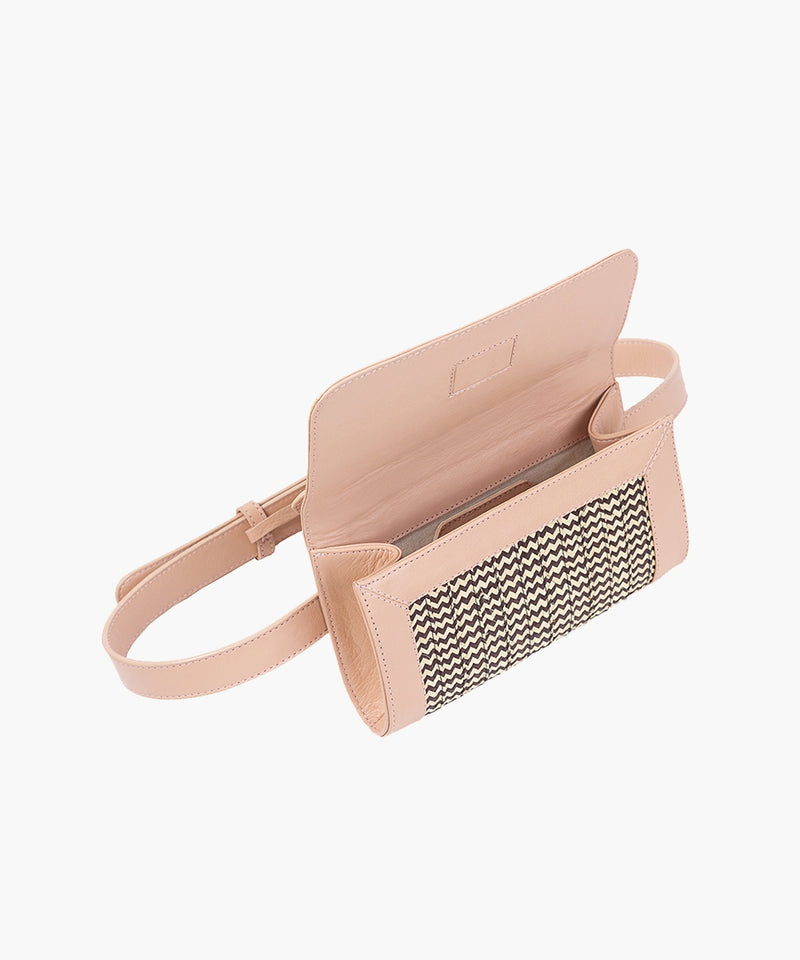 Zenú Belt Bag in Raffia and Leather